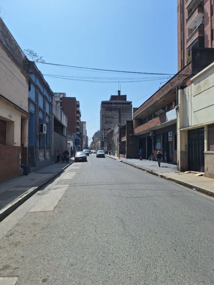 CASA A REFACCIONAR/DEMOLER LAS HERAS 150