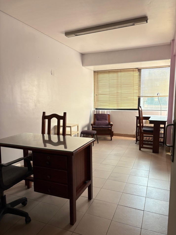 VENTA! CONSULTORIO EN "TORRE MEDICA PARQUE" - BALCARCE 480 B° NORTE SMT
