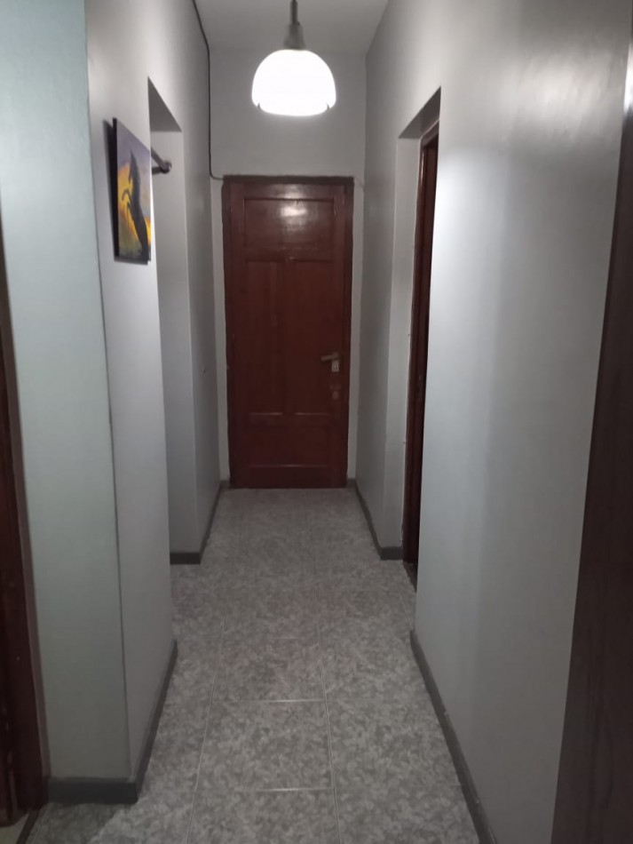 CASA EN EXC. ESTADO SOBRE AV. ROCA 1100 - OPORTUNIDAD!