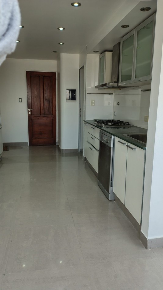 DEPARTAMENTO 4 DORMITORIOS, Sobre calle 24 de Septiembre 675, en edificio TORRE AVENIDA