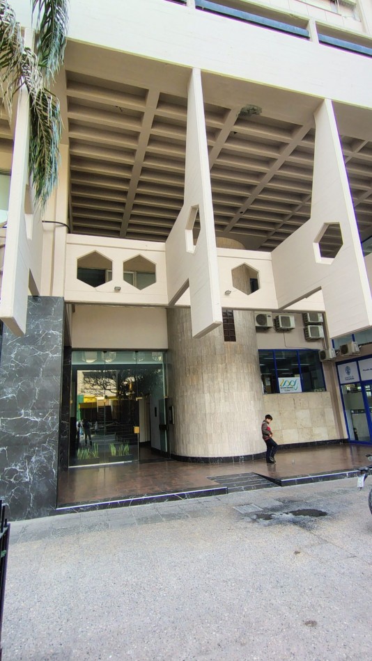 DEPARTAMENTO 4 DORMITORIOS, Sobre calle 24 de Septiembre 675, en edificio TORRE AVENIDA